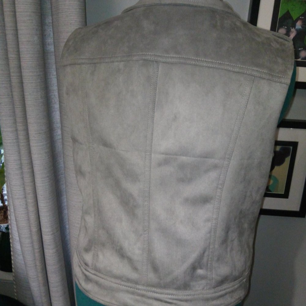 Philosophy Gray Faux Suede Moto Vest Sz L NWT - Picture 8 of 16